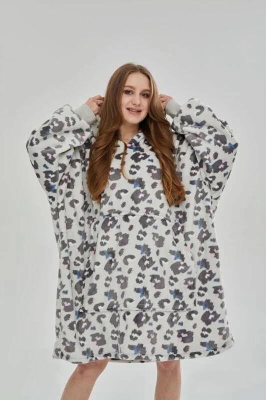 Oversized Winter Hoodie Blanket - Image 21